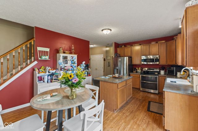 2845 Sleeping Ridge Way, Indianapolis, IN 46217