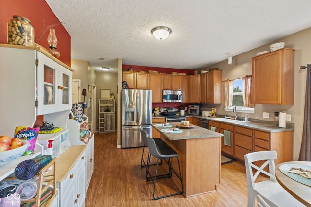 2845 Sleeping Ridge Way, Indianapolis, IN 46217