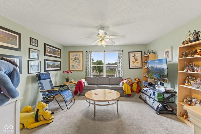 2845 Sleeping Ridge Way, Indianapolis, IN 46217