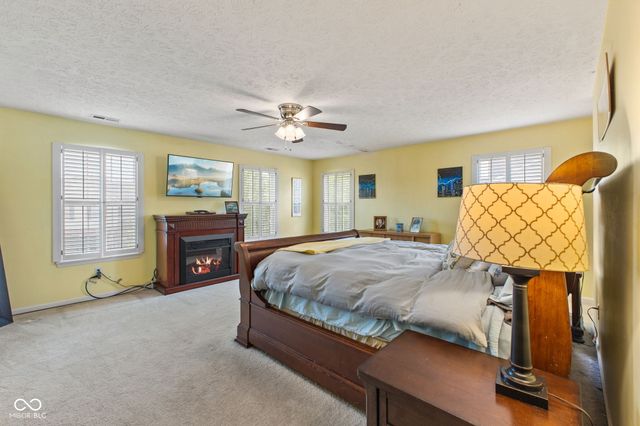 2845 Sleeping Ridge Way, Indianapolis, IN 46217