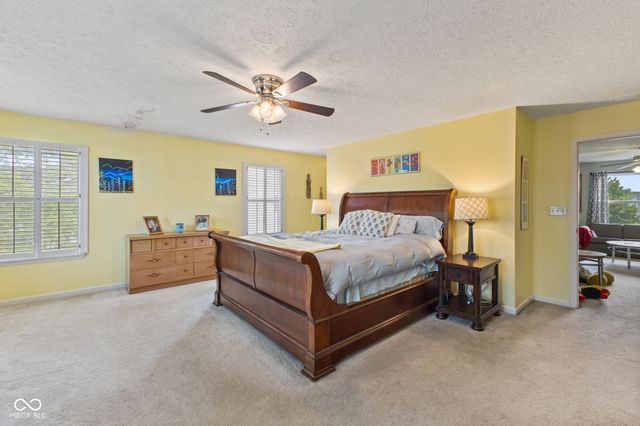 2845 Sleeping Ridge Way, Indianapolis, IN 46217