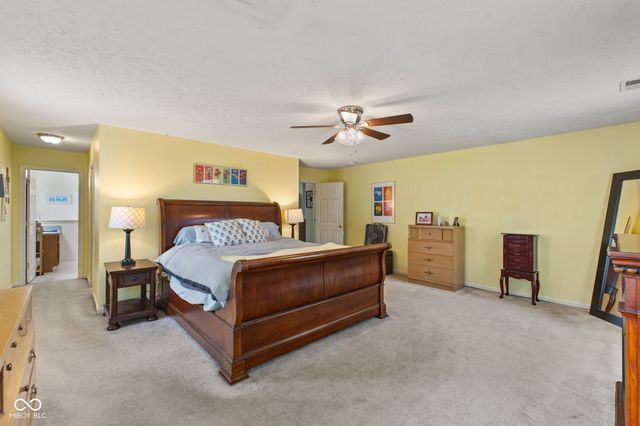 2845 Sleeping Ridge Way, Indianapolis, IN 46217