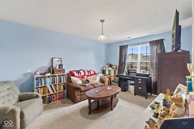 2845 Sleeping Ridge Way, Indianapolis, IN 46217