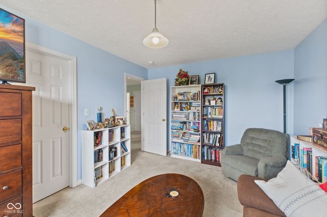 2845 Sleeping Ridge Way, Indianapolis, IN 46217