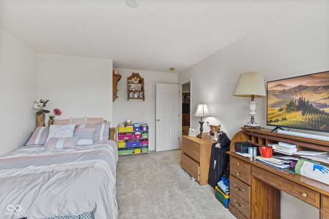 2845 Sleeping Ridge Way, Indianapolis, IN 46217