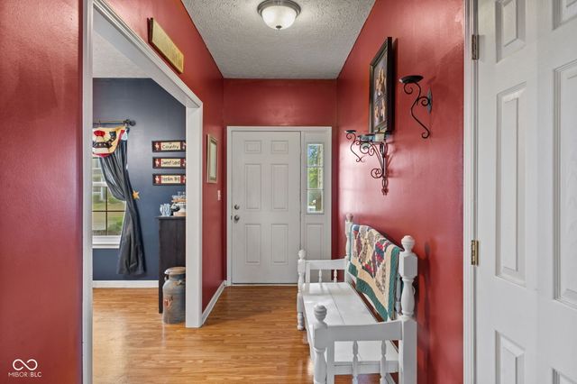 2845 Sleeping Ridge Way, Indianapolis, IN 46217