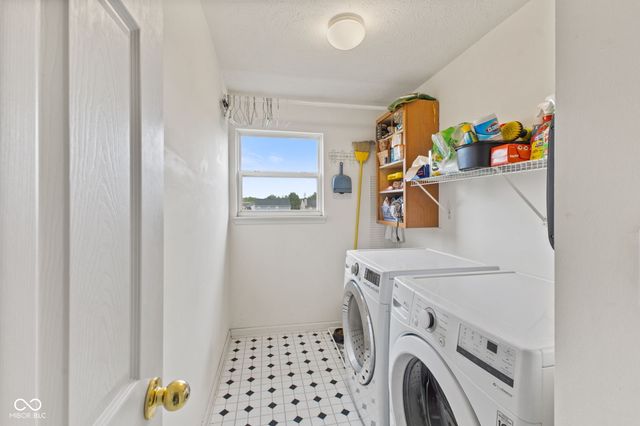2845 Sleeping Ridge Way, Indianapolis, IN 46217
