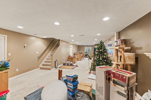 2845 Sleeping Ridge Way, Indianapolis, IN 46217