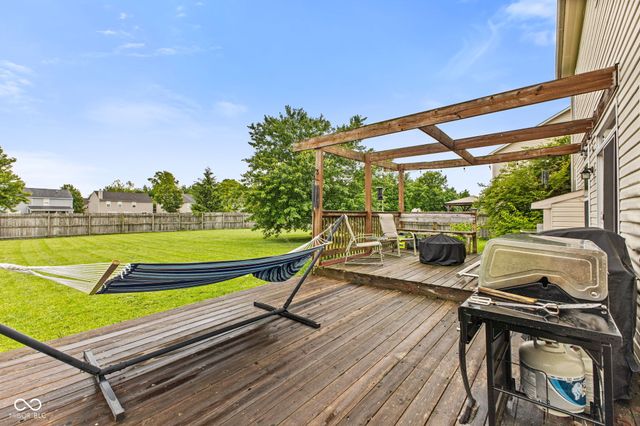 2845 Sleeping Ridge Way, Indianapolis, IN 46217