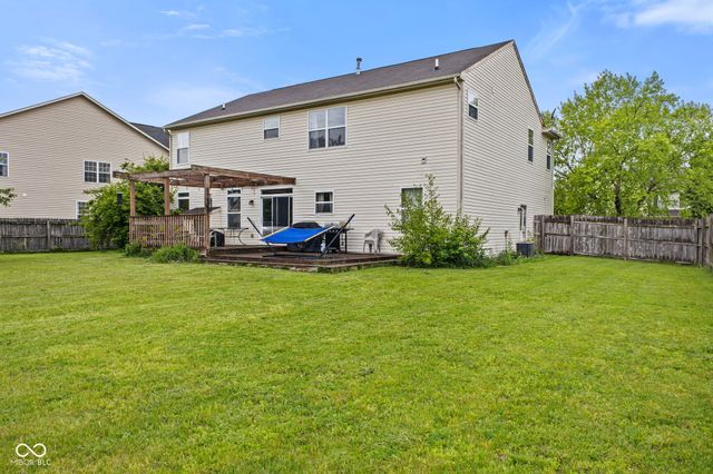 2845 Sleeping Ridge Way, Indianapolis, IN 46217