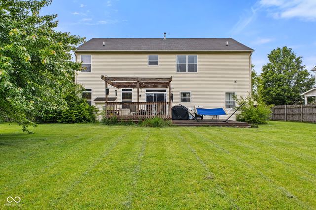 2845 Sleeping Ridge Way, Indianapolis, IN 46217