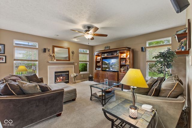 2845 Sleeping Ridge Way, Indianapolis, IN 46217