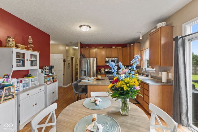 2845 Sleeping Ridge Way, Indianapolis, IN 46217