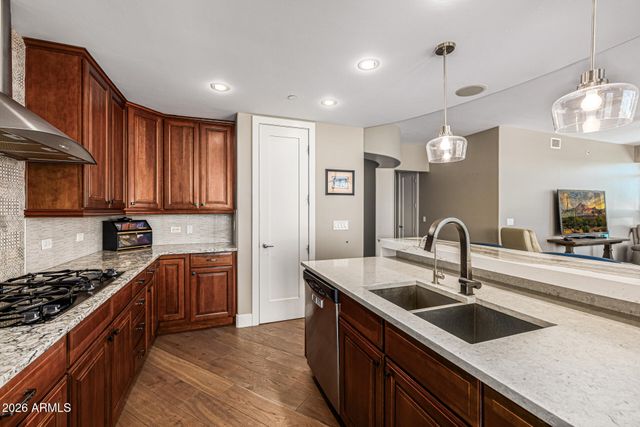 120 E RIO SALADO Parkway 204, Tempe, AZ 85281