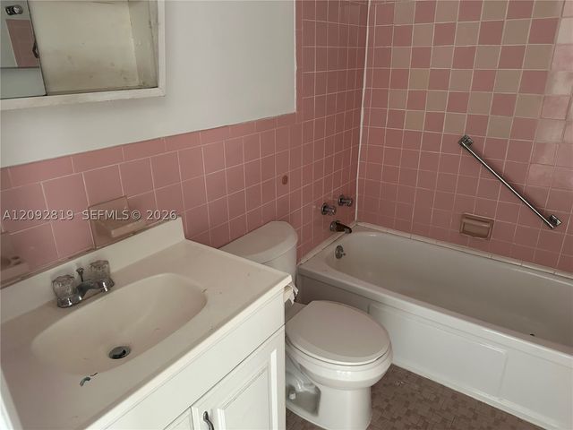 15600 NE 6th Ave 39A, Miami, FL 33162