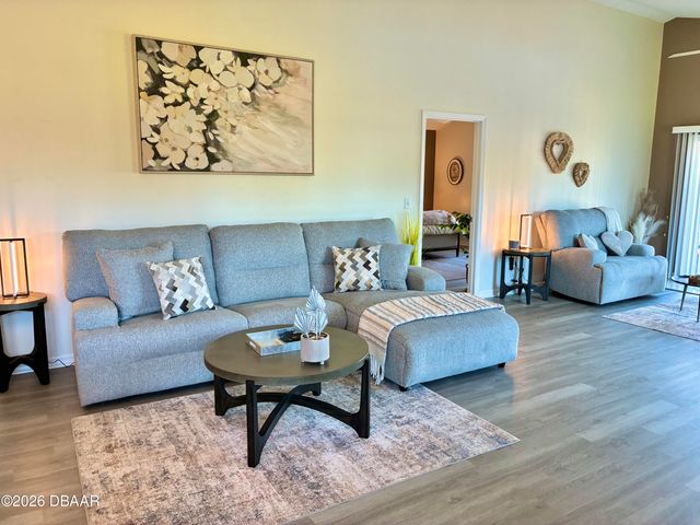 982 Breezemont Court, Port Orange, FL 32127