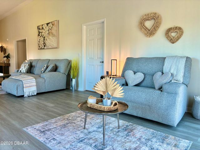 982 Breezemont Court, Port Orange, FL 32127