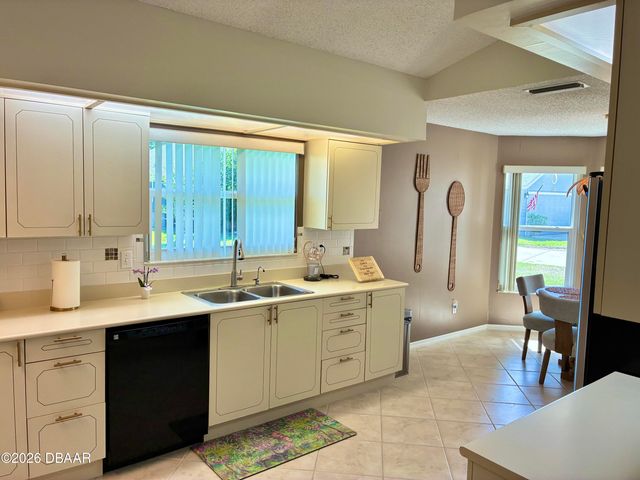 982 Breezemont Court, Port Orange, FL 32127