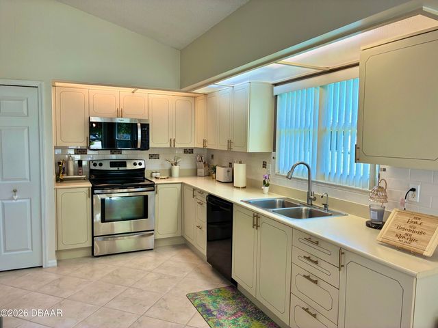 982 Breezemont Court, Port Orange, FL 32127