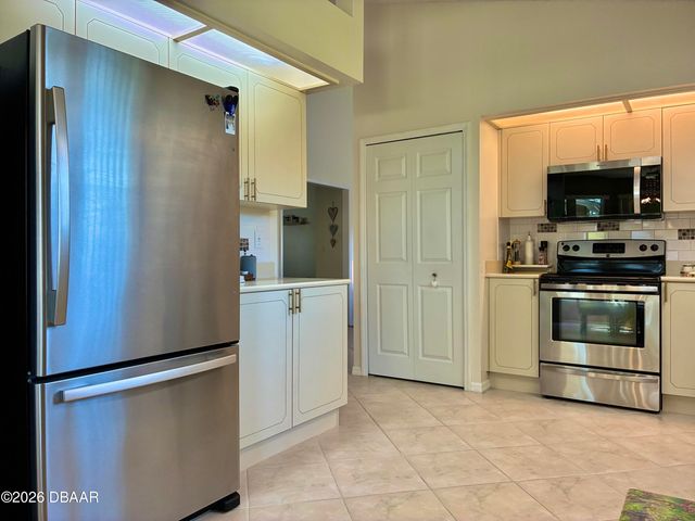982 Breezemont Court, Port Orange, FL 32127