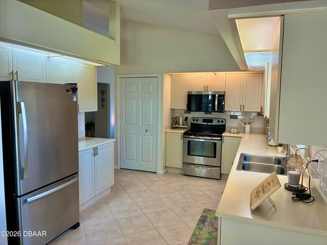 982 Breezemont Court, Port Orange, FL 32127