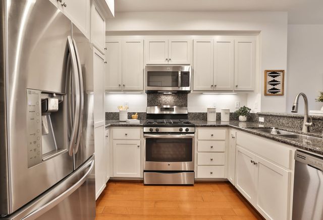 2574 Alvin St, Mountain View, CA 94043