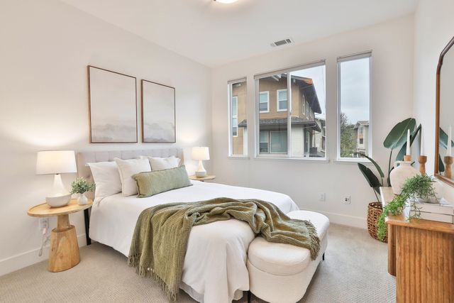 2574 Alvin St, Mountain View, CA 94043