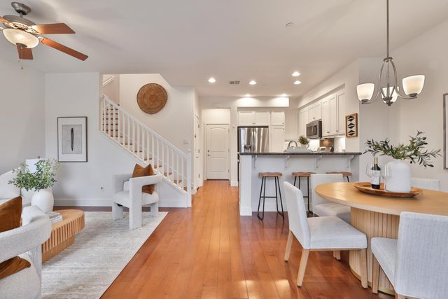 2574 Alvin St, Mountain View, CA 94043