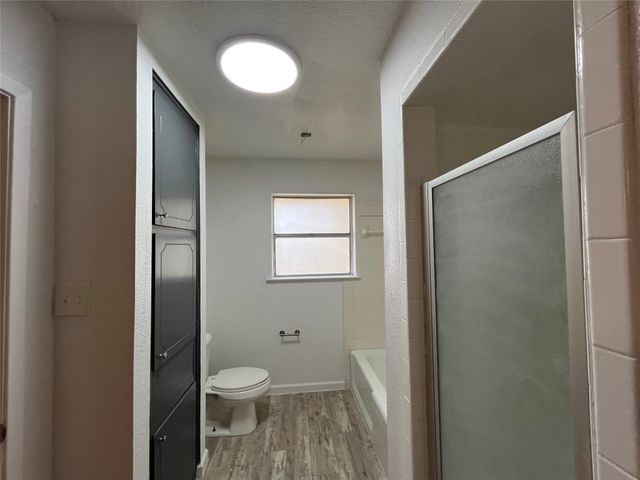 6415 Circo Drive, De Cordova, TX 76049