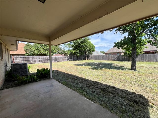 6415 Circo Drive, De Cordova, TX 76049