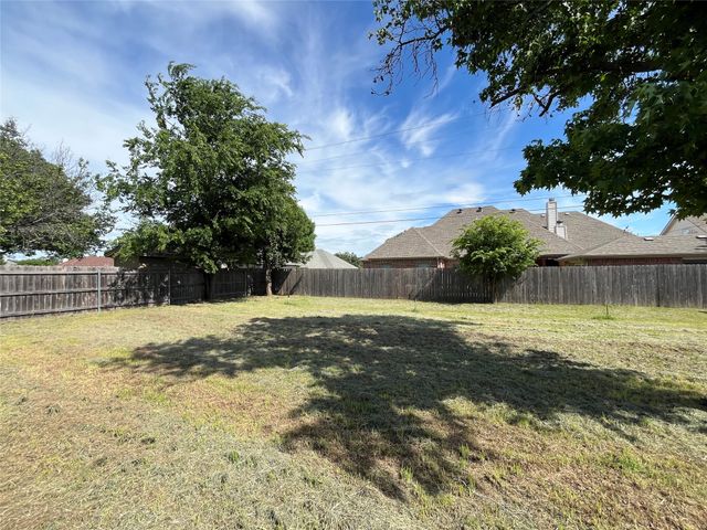 6415 Circo Drive, De Cordova, TX 76049