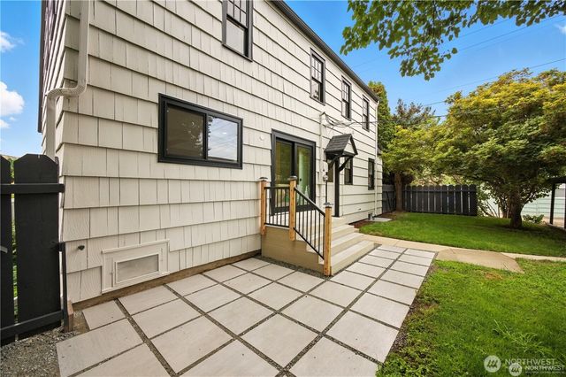 417 N Columbia Street, Chelan, WA 98816