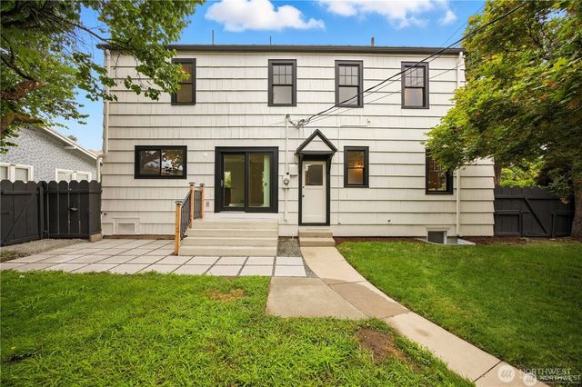 417 N Columbia Street, Chelan, WA 98816