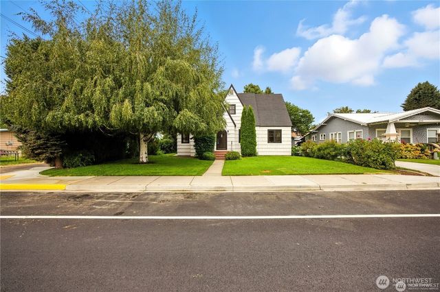 417 N Columbia Street, Chelan, WA 98816