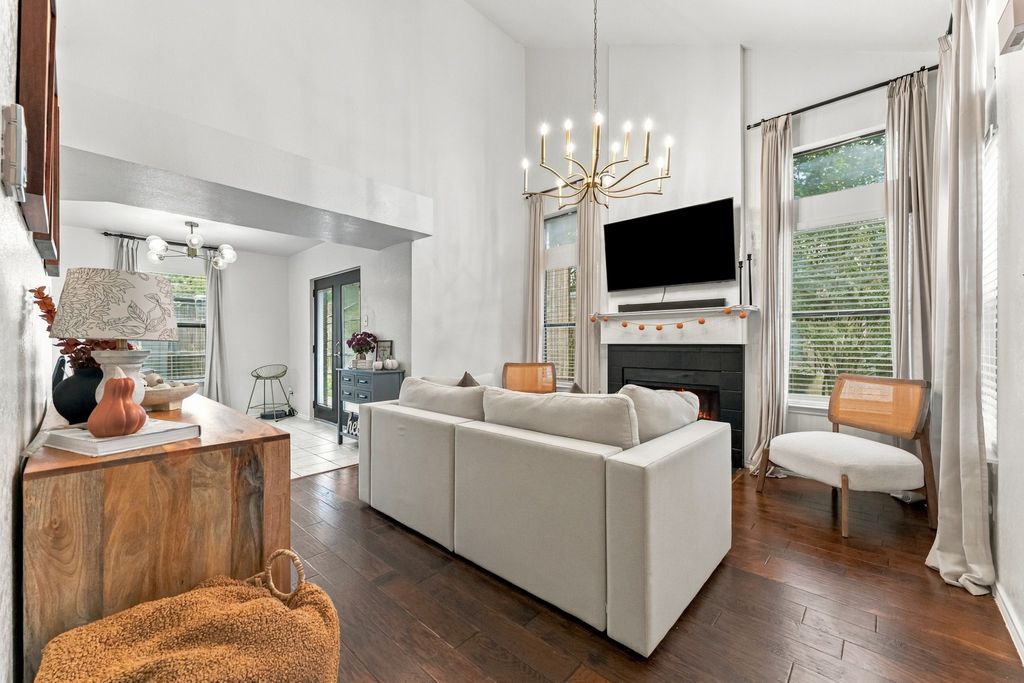 831 Valleybrooke Drive, Arlington, TX 76001 — photo 5