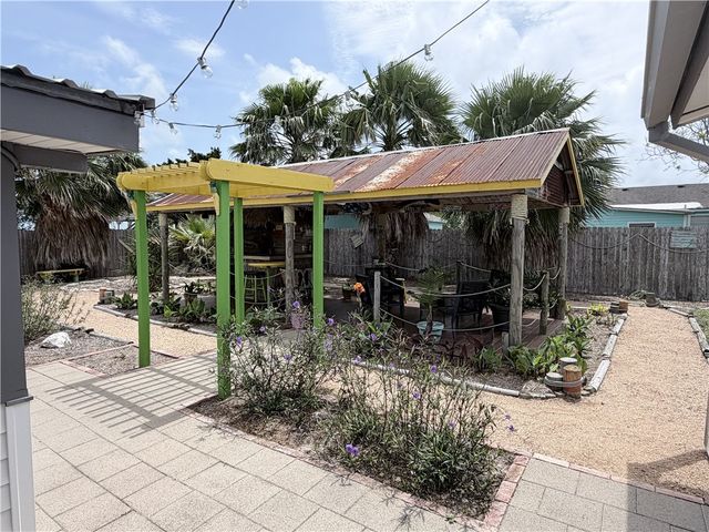 113 Riviera Dr, Corpus Christi, TX 78418