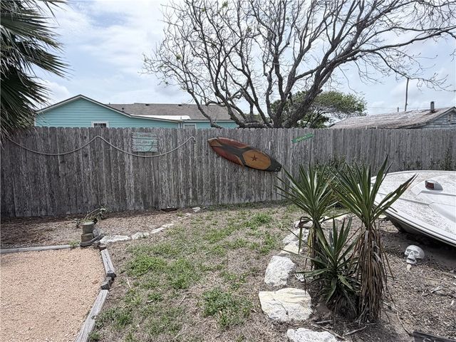 113 Riviera Dr, Corpus Christi, TX 78418