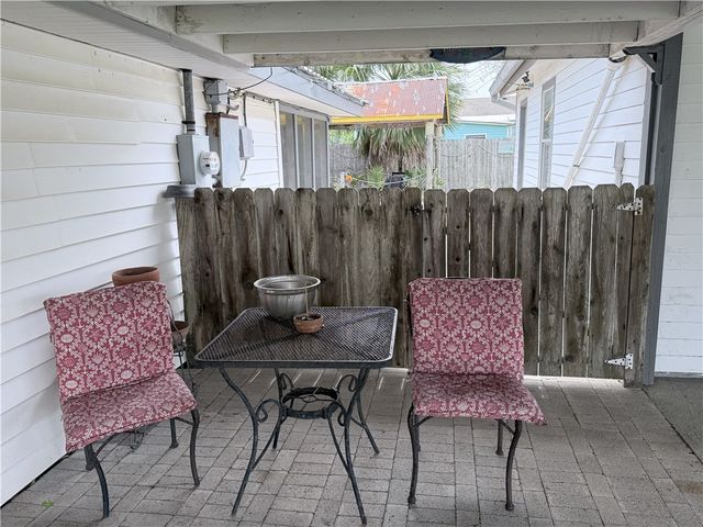 113 Riviera Dr, Corpus Christi, TX 78418