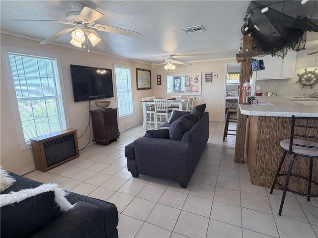 113 Riviera Dr, Corpus Christi, TX 78418