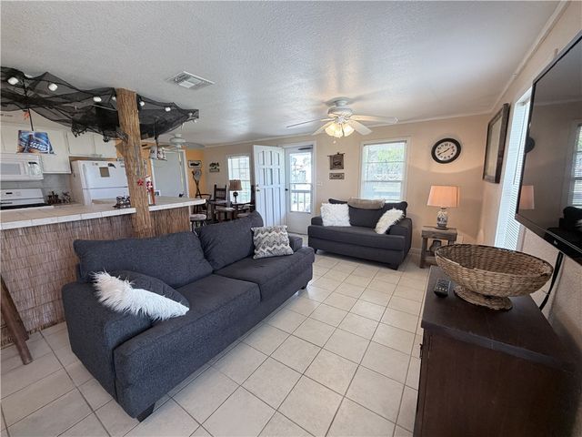113 Riviera Dr, Corpus Christi, TX 78418