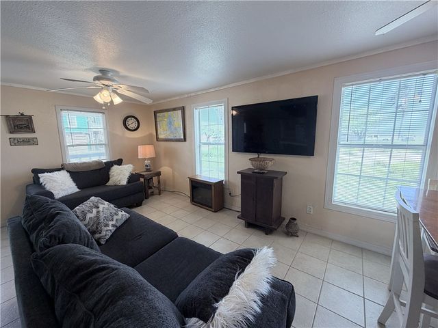 113 Riviera Dr, Corpus Christi, TX 78418