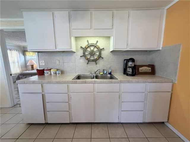 113 Riviera Dr, Corpus Christi, TX 78418
