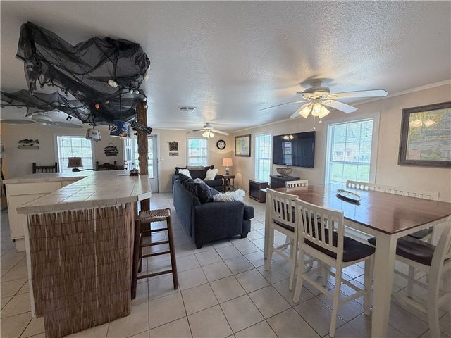 113 Riviera Dr, Corpus Christi, TX 78418