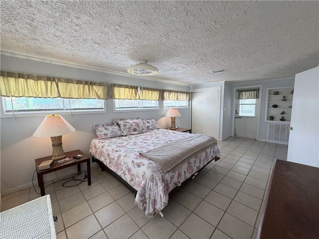 113 Riviera Dr, Corpus Christi, TX 78418