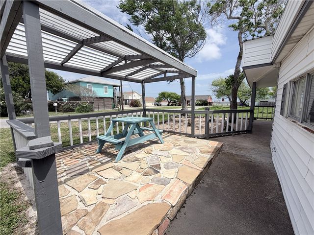 113 Riviera Dr, Corpus Christi, TX 78418