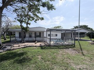 113 Riviera Dr, Corpus Christi, TX 78418