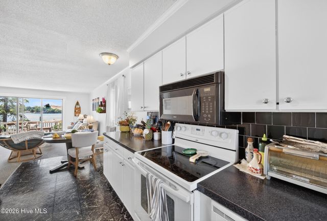 12 Harbor Bay Place, Elizabeth City, NC 27909