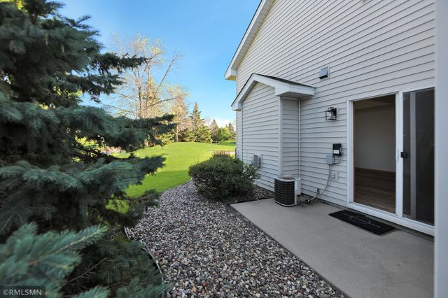 17397 Glacier Way, Lakeville, MN 55044
