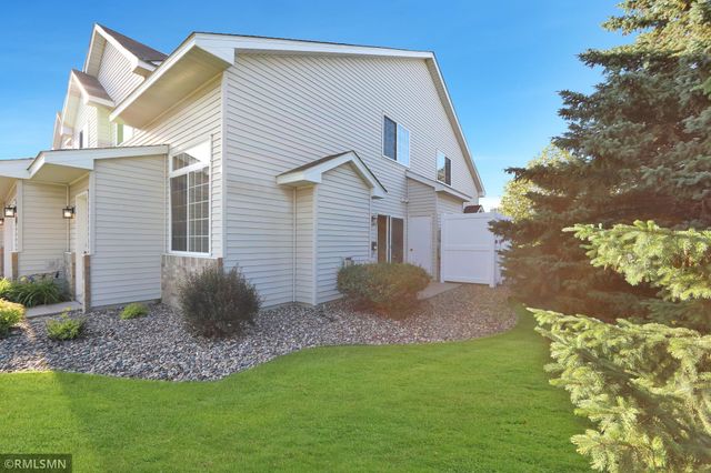 17397 Glacier Way, Lakeville, MN 55044