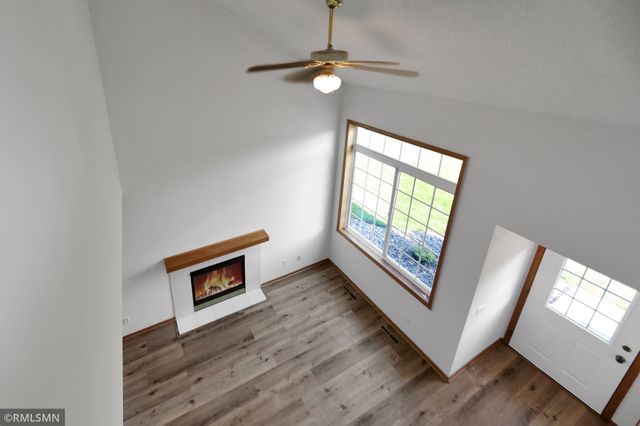 17397 Glacier Way, Lakeville, MN 55044